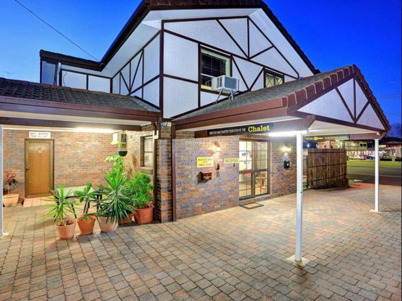 Chalet Motor Inn Bundaberg Exteriör bild