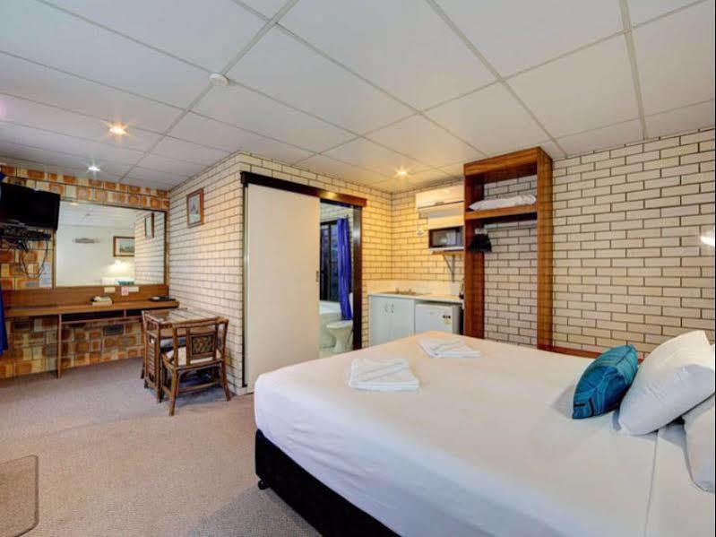 Chalet Motor Inn Bundaberg Exteriör bild