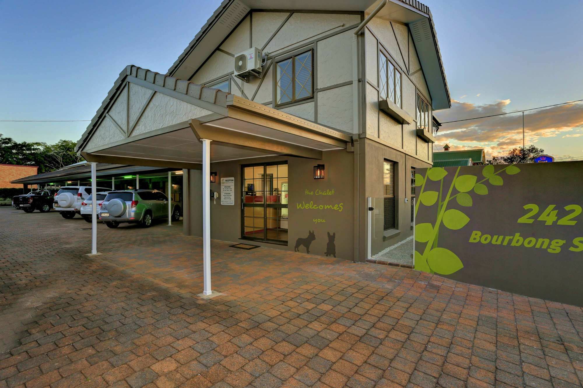 Chalet Motor Inn Bundaberg Exteriör bild
