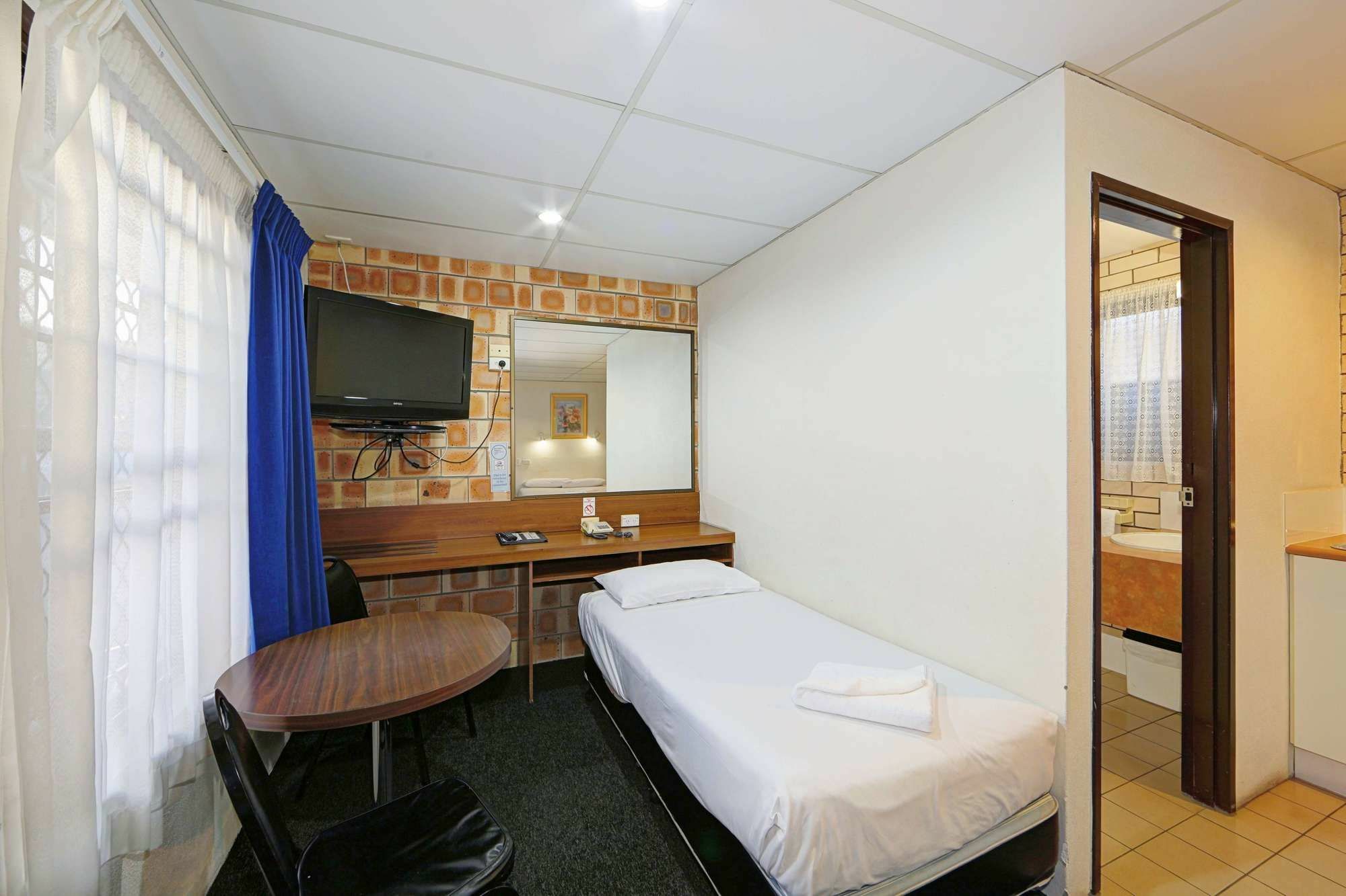 Chalet Motor Inn Bundaberg Exteriör bild